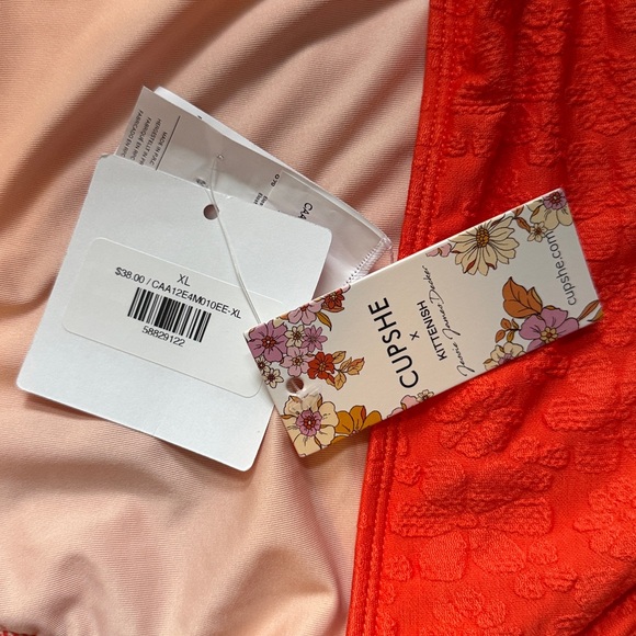 Cupshe Bright Orange Floral Swimsuit - Picture 4 of 5